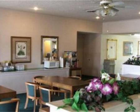 Value Lodge Brownwood Restaurant photo